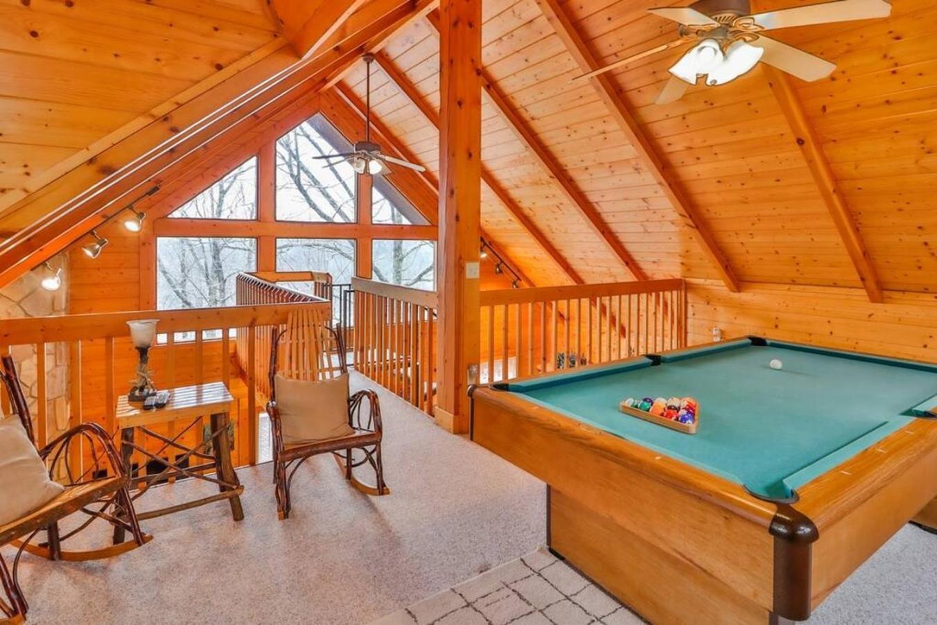 Romantic, Honeymoon Cabin In The Smokies! ガトリンバーグ エクステリア 写真