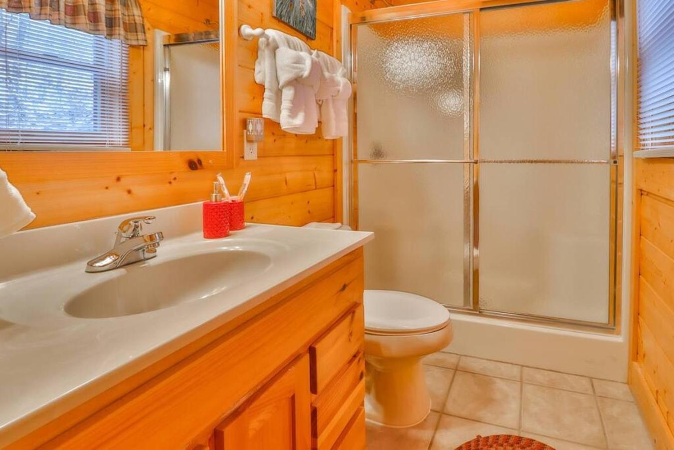 Romantic, Honeymoon Cabin In The Smokies! ガトリンバーグ エクステリア 写真