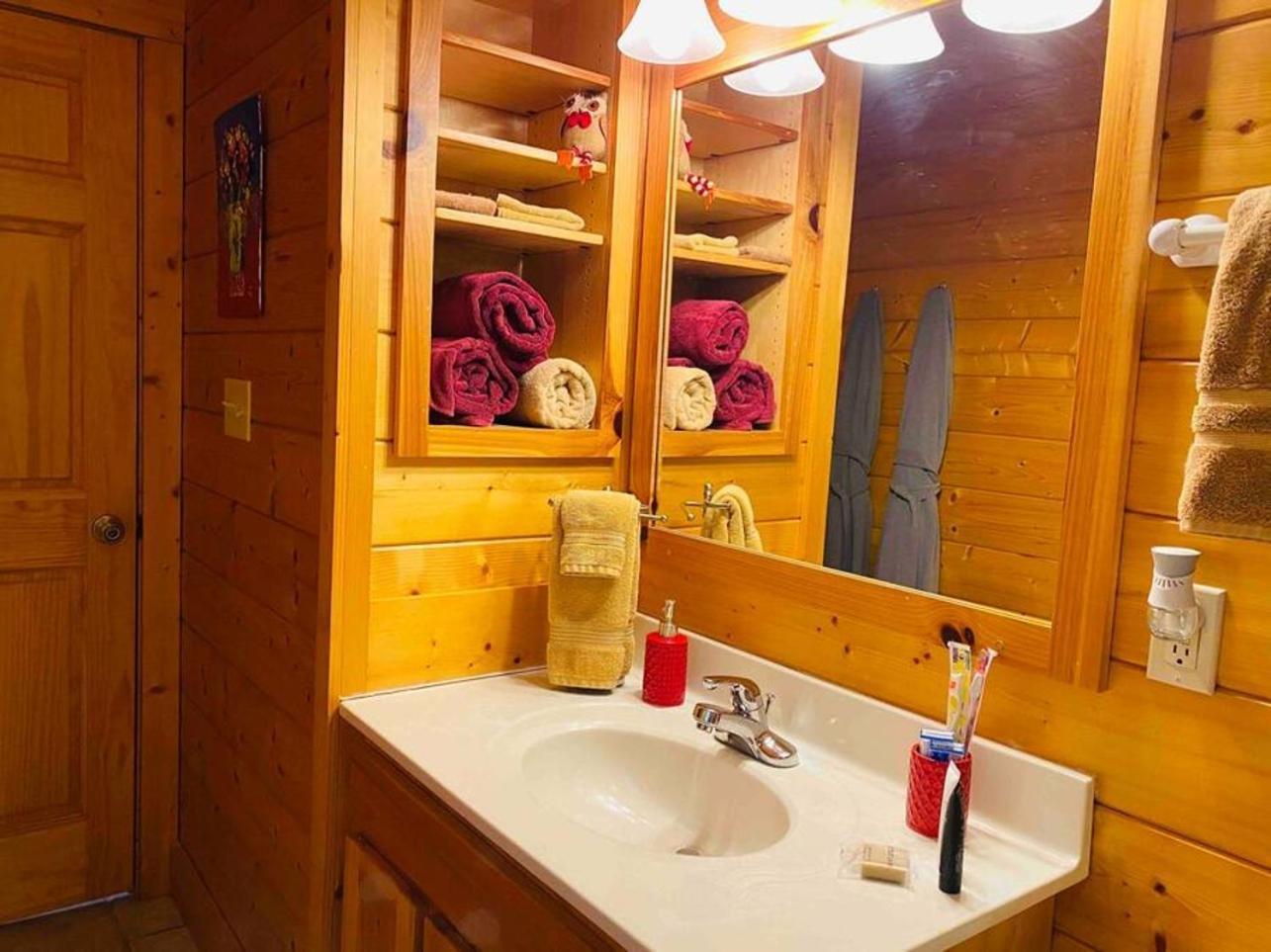 Romantic, Honeymoon Cabin In The Smokies! ガトリンバーグ エクステリア 写真