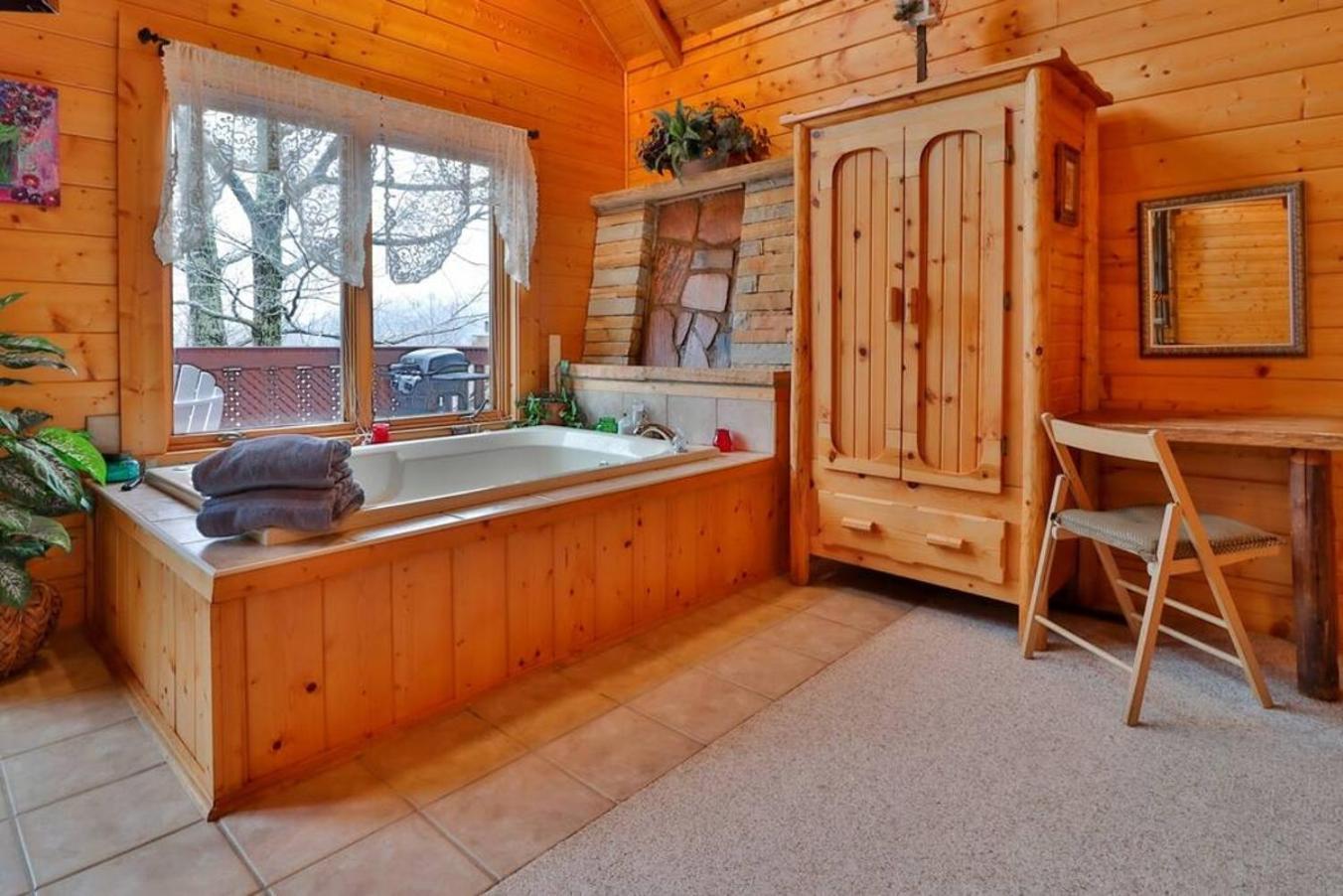 Romantic, Honeymoon Cabin In The Smokies! ガトリンバーグ エクステリア 写真
