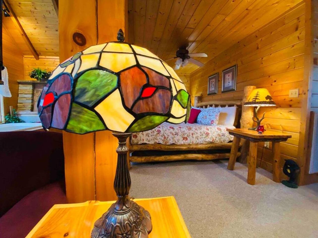 Romantic, Honeymoon Cabin In The Smokies! ガトリンバーグ エクステリア 写真