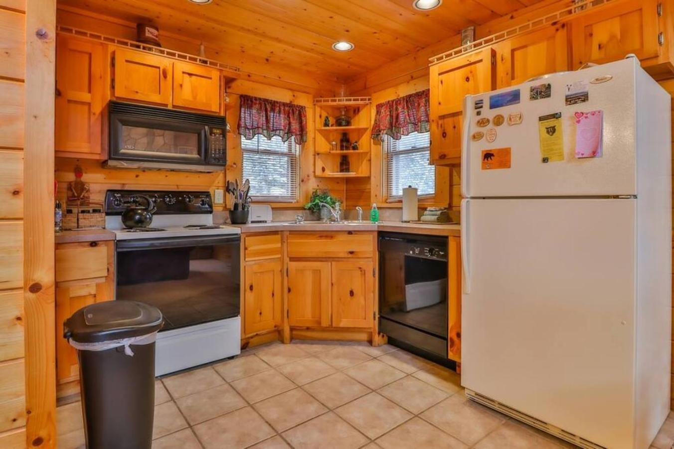 Romantic, Honeymoon Cabin In The Smokies! ガトリンバーグ エクステリア 写真