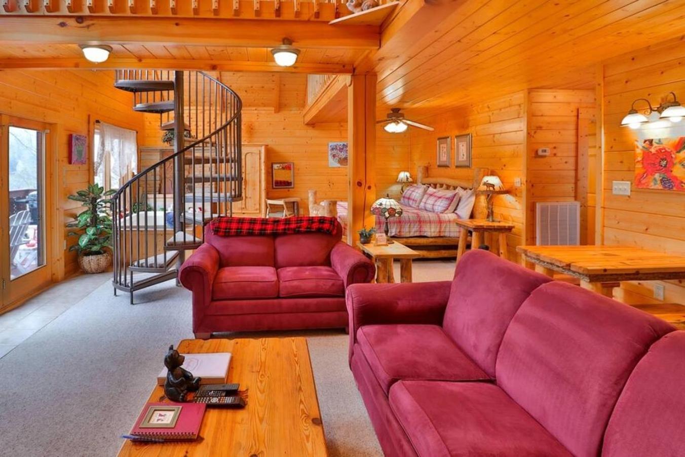 Romantic, Honeymoon Cabin In The Smokies! ガトリンバーグ エクステリア 写真